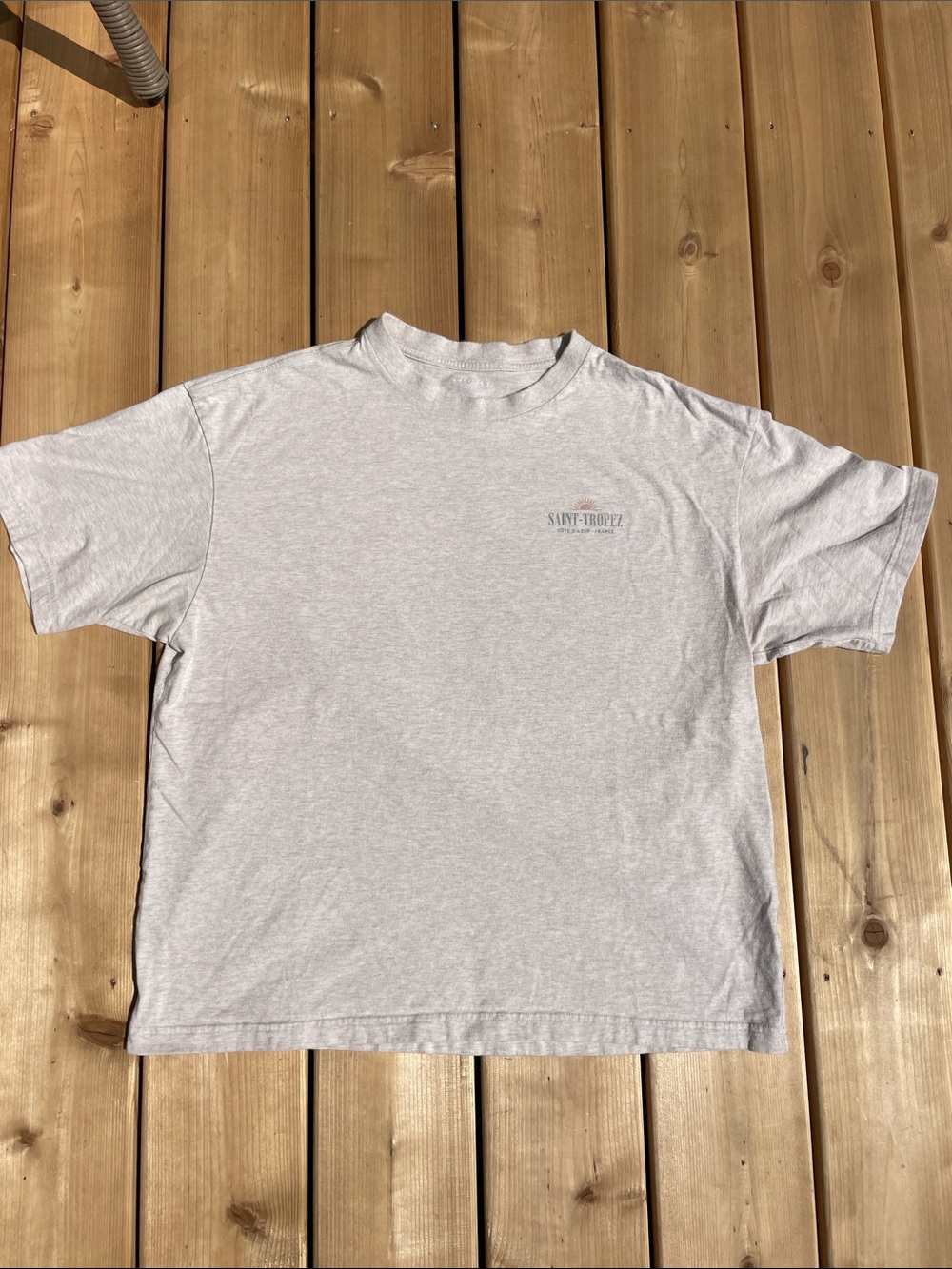 American Eagle Outfitters Heather Gray Short Sleeve Boxy Tee with Chest Print